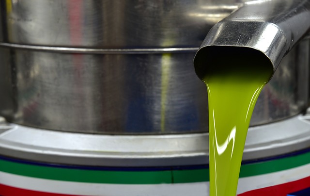 Condenada una cooperativa agraria a readmitir a su trabajador en el mismo puesto que ocupaba. El Despido es nulo por vulneración de derechos fundamentales. olive oil g3bca2abfa 640