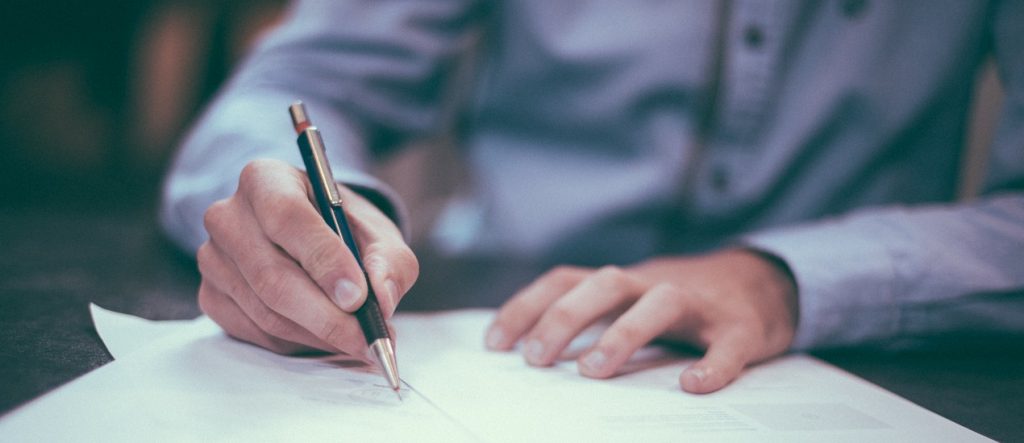 OBLIGACIONES FISCALES Y TRÁMITES TRAS EL FALLECIMIENTO DE UN FAMILIAR writing 1149962 1280 e1506009221684